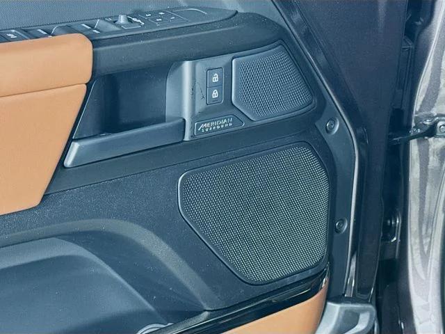 New 2026 Charente Grey Land Rover  OCTA image 21