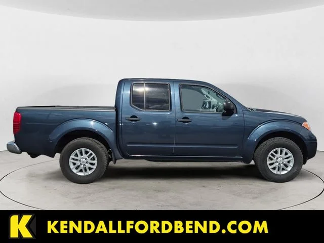 Used 2016 Arctic Blue Nissan SV image 4