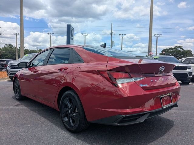 Used 2022 Red Hyundai SEL image 5