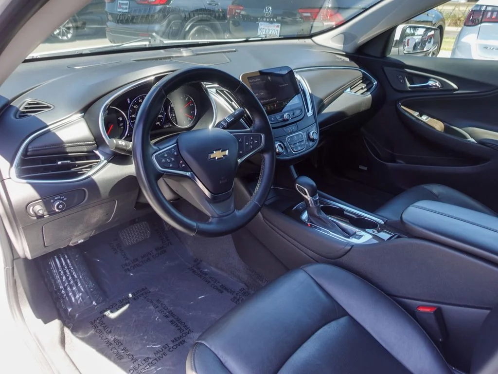 Used 2024 Summit White Chevrolet LT image 11