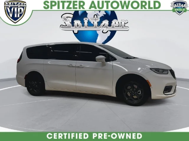 Used 2022 White Chrysler Touring L image 3