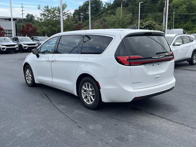 Used 2024 White Chrysler Touring L image 5