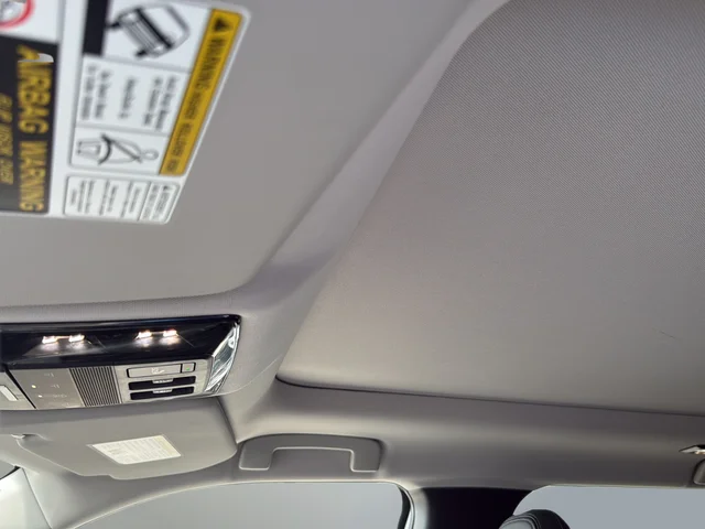 Used 2025 Silver Mitsubishi SEL image 19