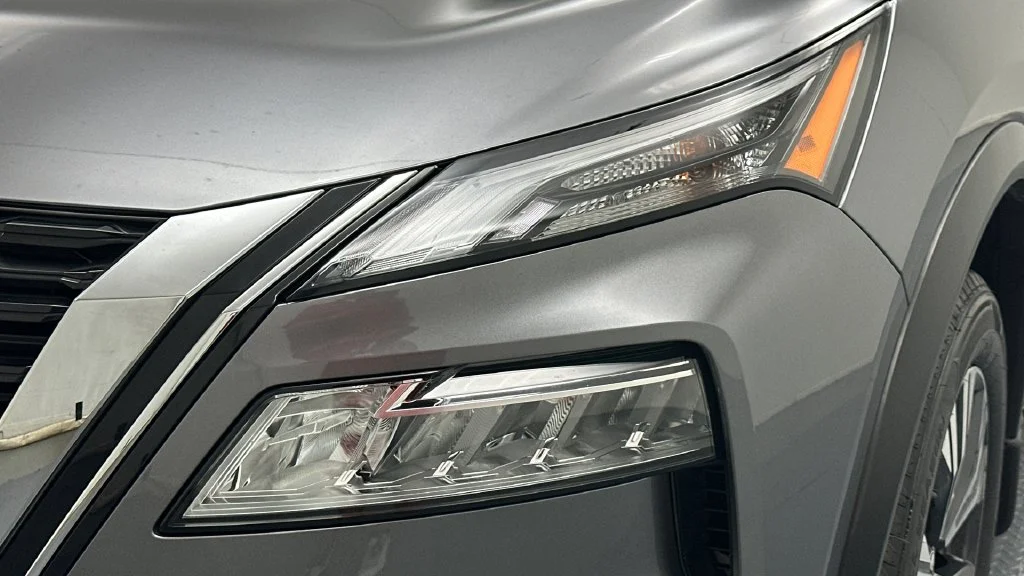 Used 2023 Gray Nissan SV image 22