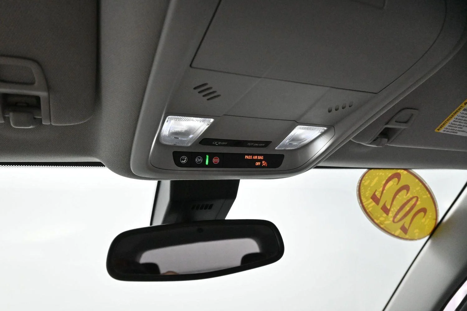 Used 2022 Summit White GMC SLE image 26