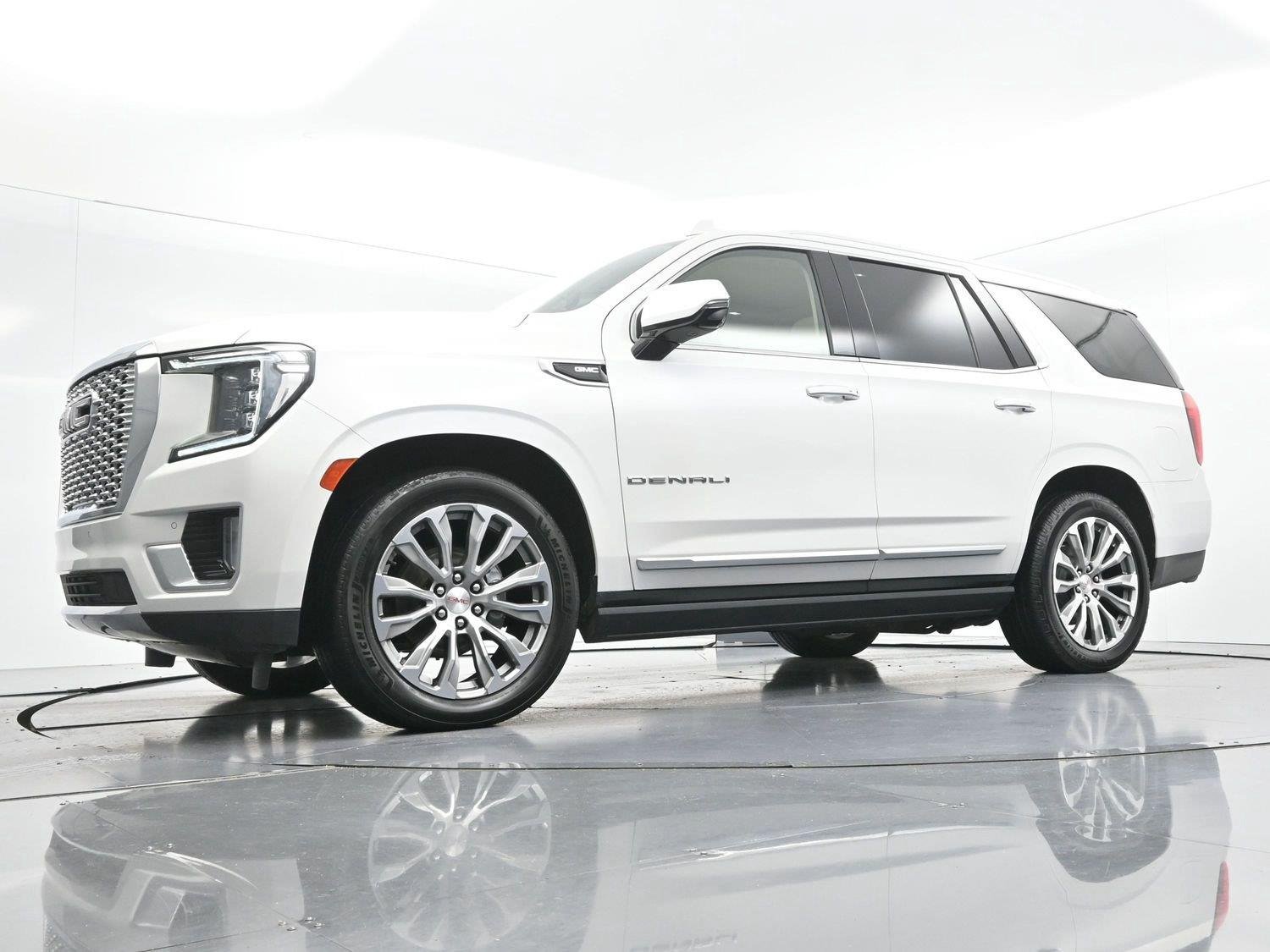 Used 2021 WHITE FROST TRICOAT GMC Denali image 50