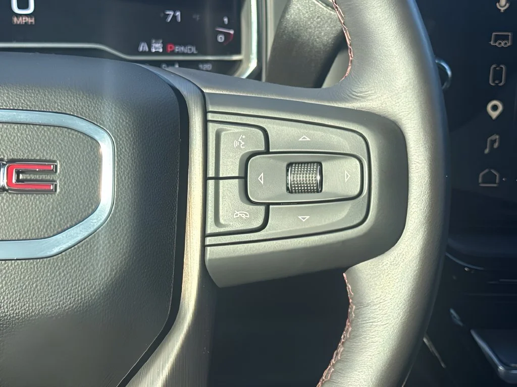 Used 2025 White GMC AT4X image 17