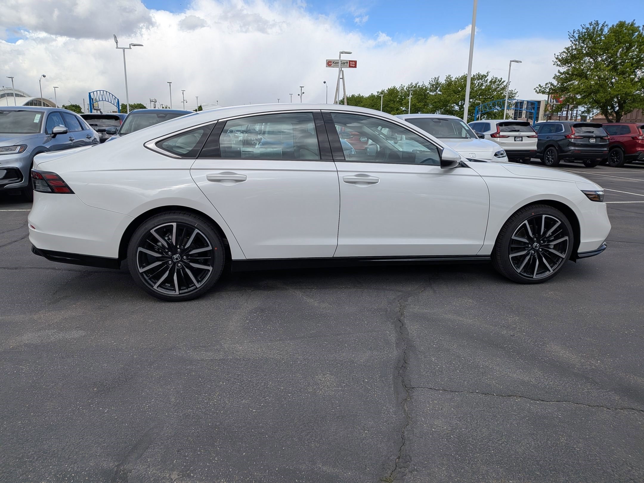 New 2026 Platinum White Pearl Honda Touring image 2