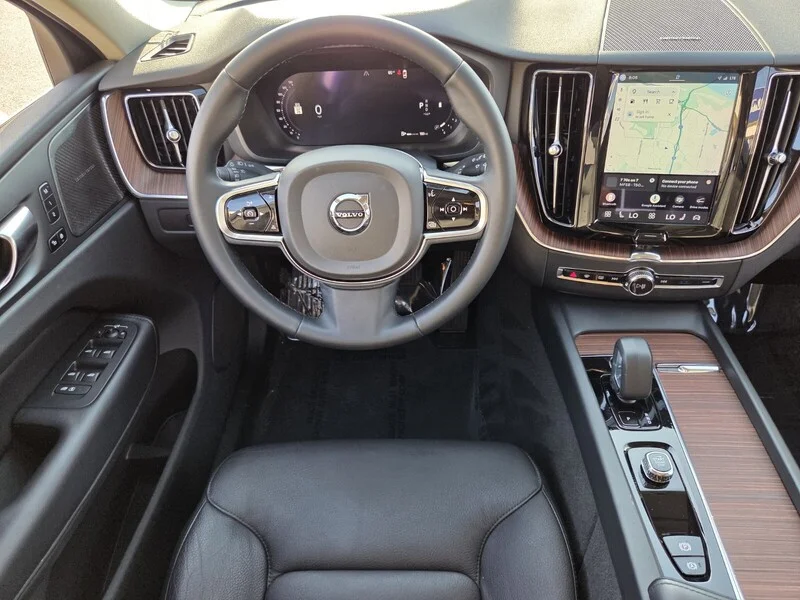 Used 2023 Platinum Gray Metallic VOLVO B5 FWD PLUS BRIGHT THEME image 15