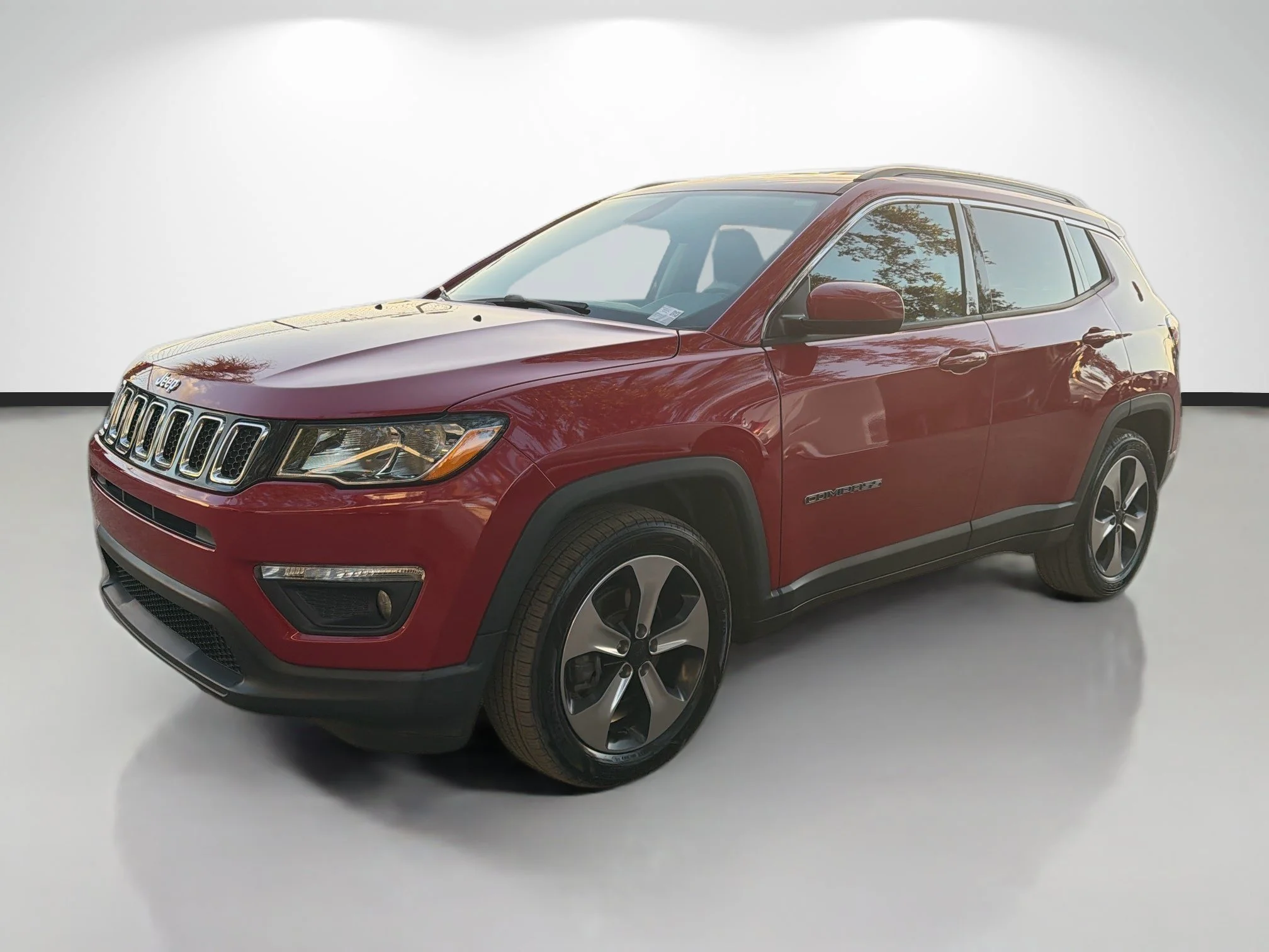 Used 2018 Redline Pearlcoat Jeep Latitude image 7