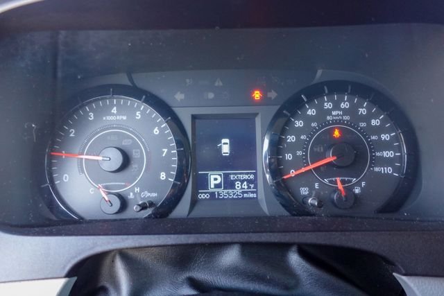 Used 2017 White Toyota L image 16