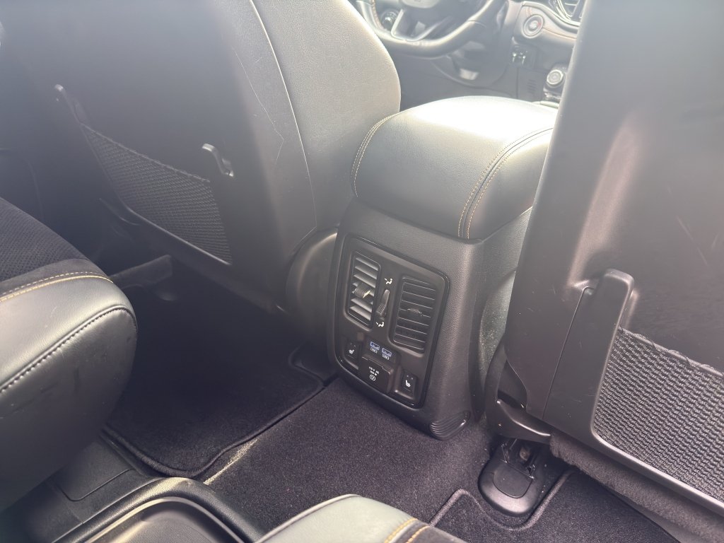 Used 2025 White Knuckle Clearcoat Dodge R/T 20th Anniversary Premium image 17