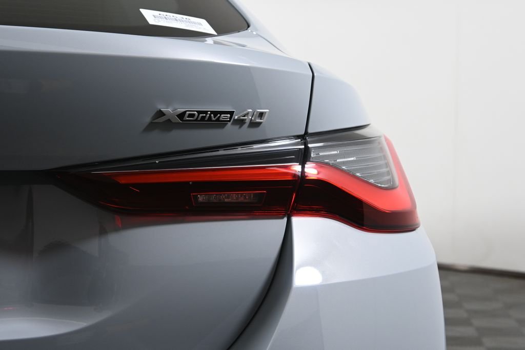 Used 2026 Gray BMW xDrive40 image 13