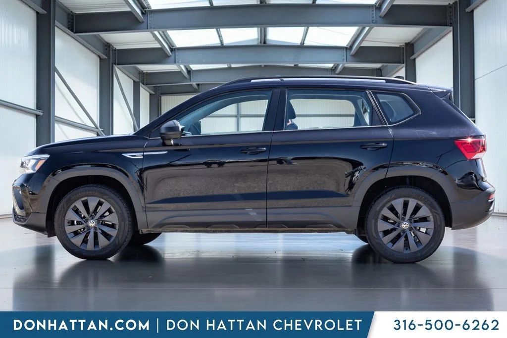 Used 2024 Volkswagen Taos S with VIN 3VV5X7B29RM117791 for sale in Park City, KS