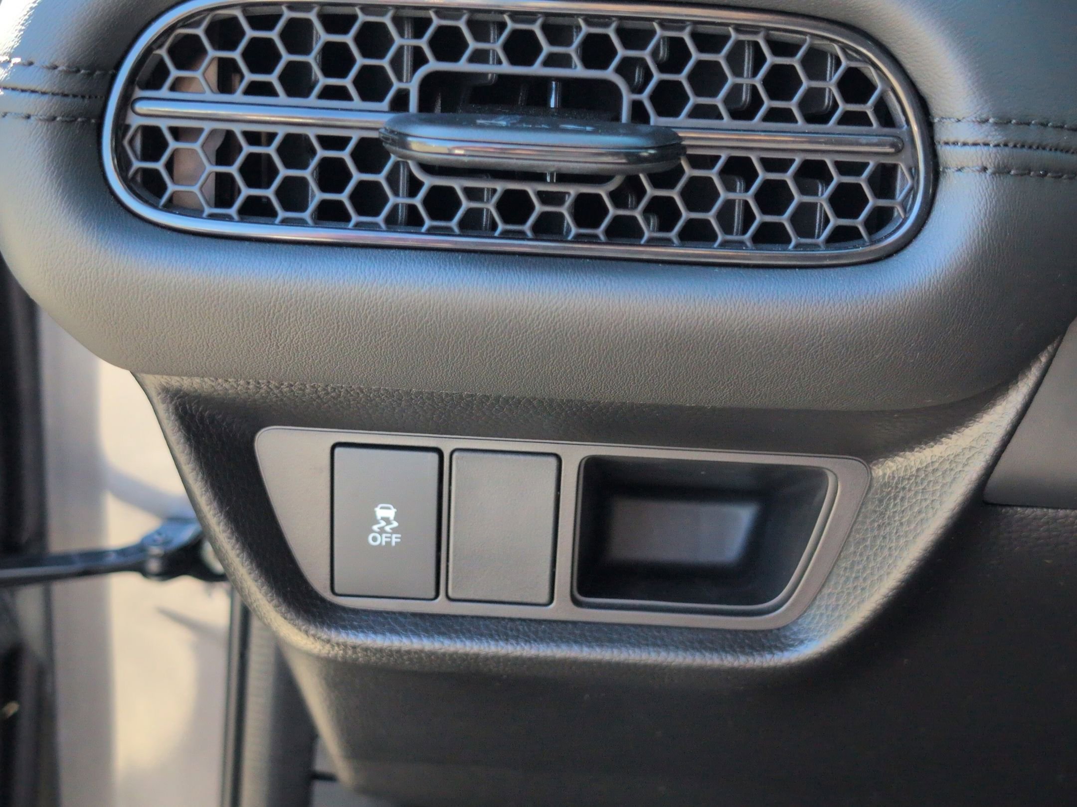 2026 Honda HR-V LX - Photo 16