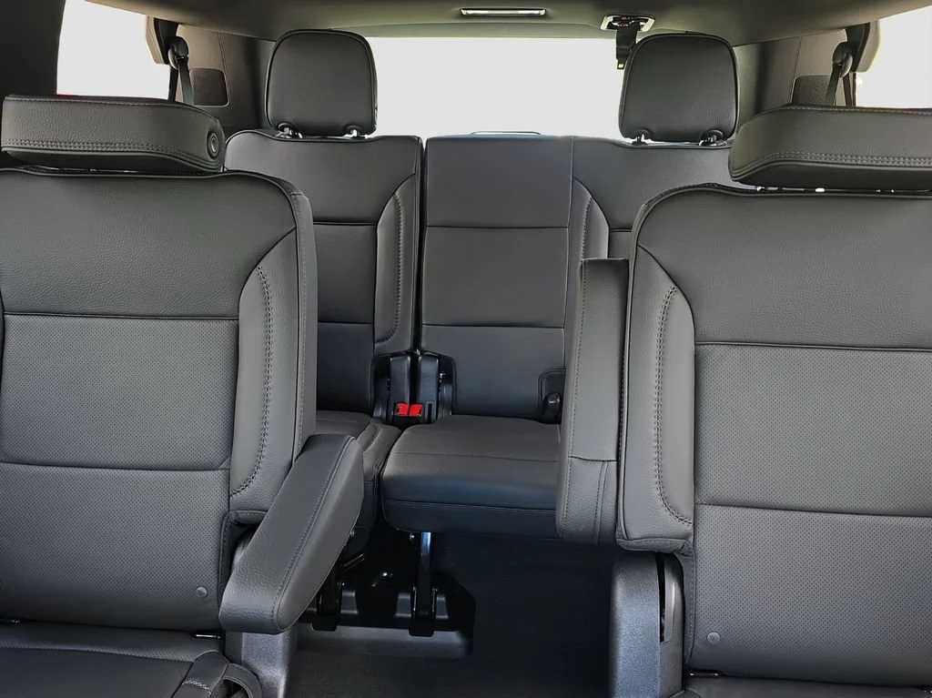 2026 GMC Yukon Denali - Photo 12