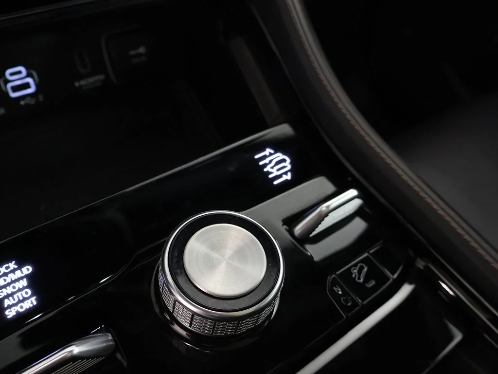 Used 2023 Diamond Black Jeep Summit Reserve image 68