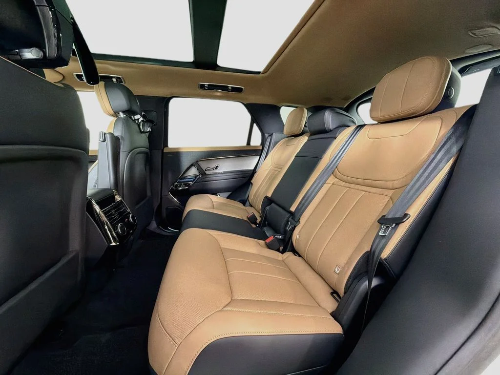 New 2026 Ostuni Pearl White Land Rover Dynamic SE image 26