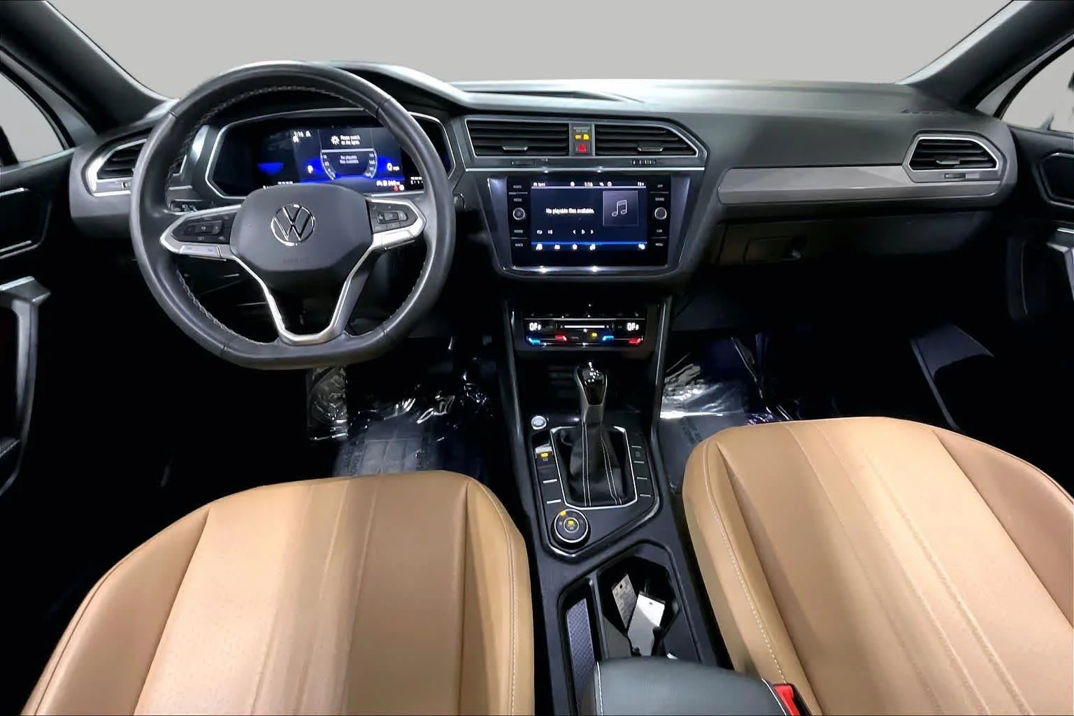 Used 2022 Pure White Volkswagen SE image 15
