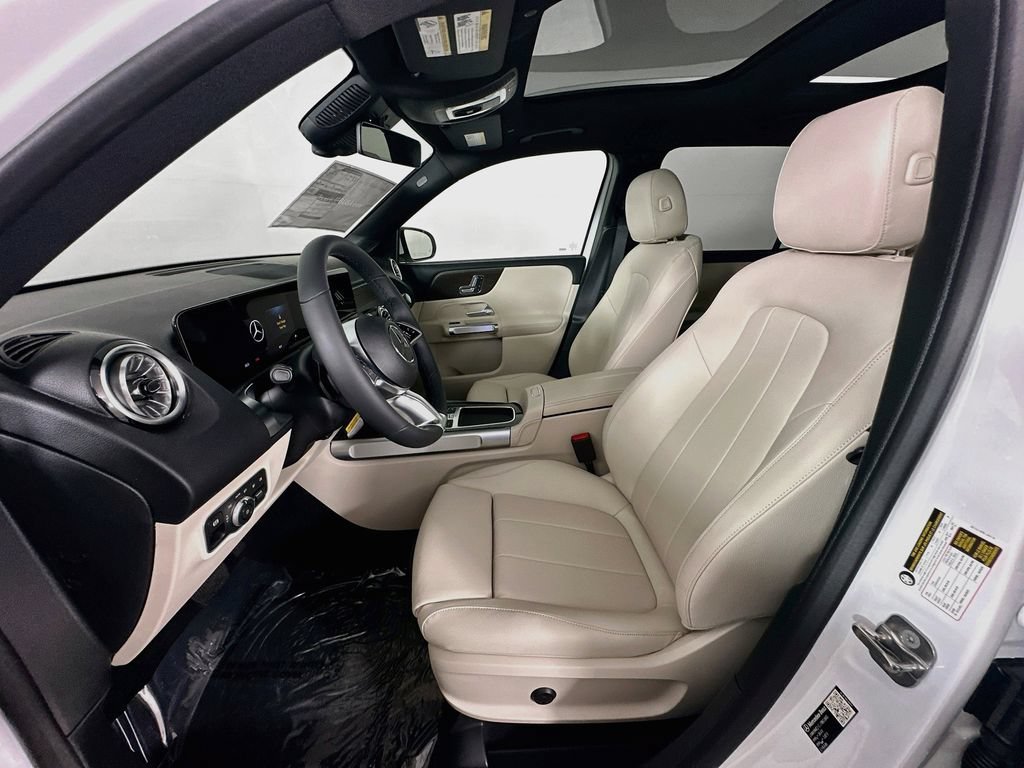 New 2026 Polar White Mercedes-Benz GLB 250 image 50
