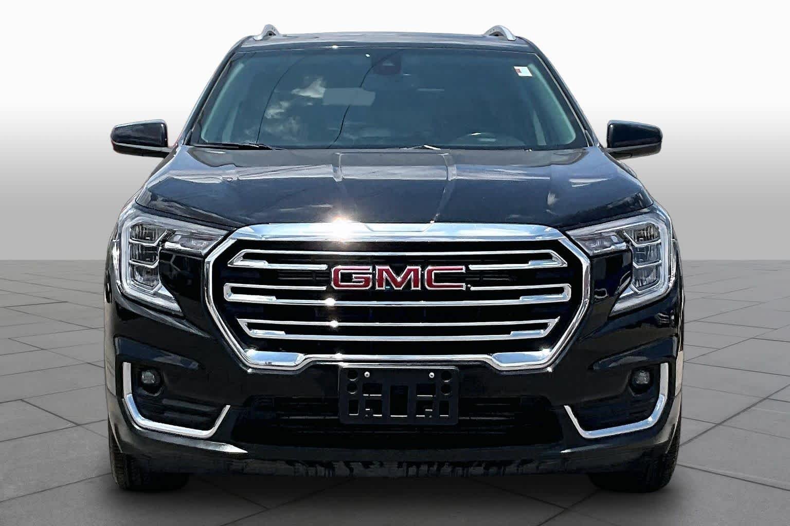 Used 2022 Ebony Twilight Metallic GMC SLT image 4