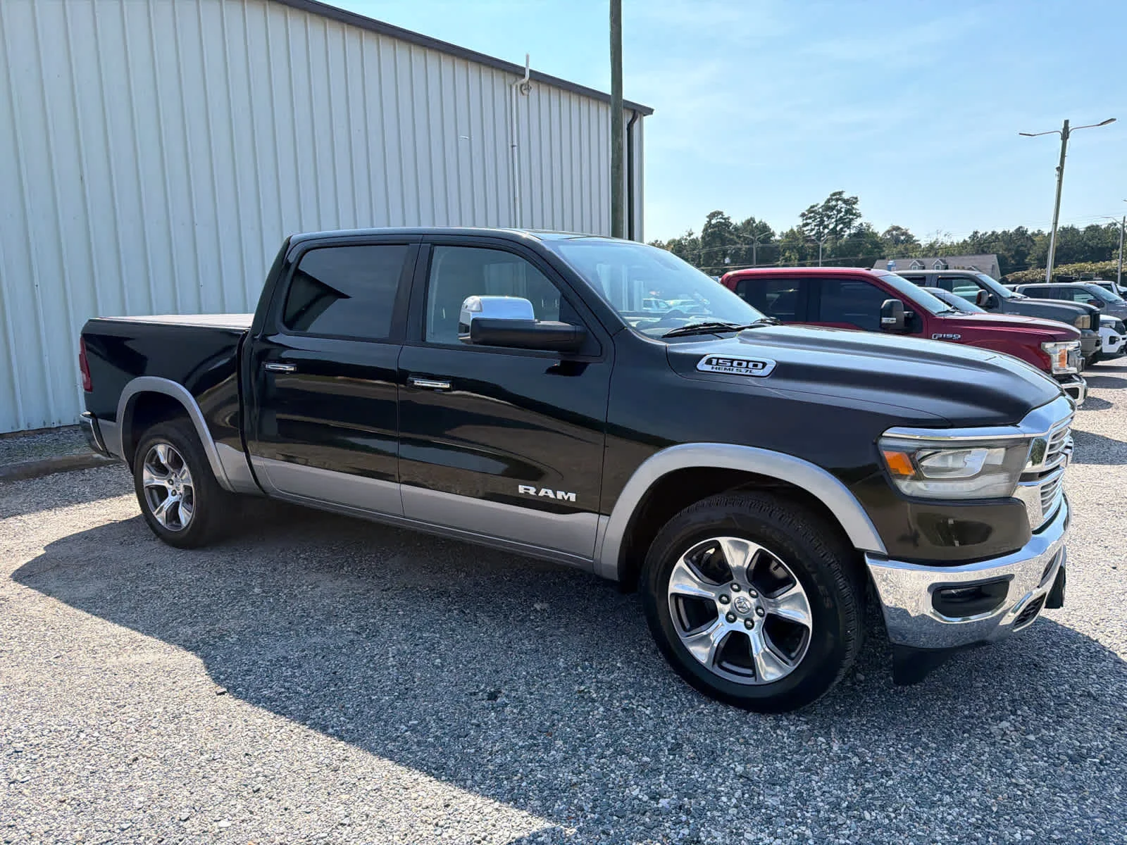 Used 2020 Diamond Black Crystal Pearlcoat Ram Laramie image 9