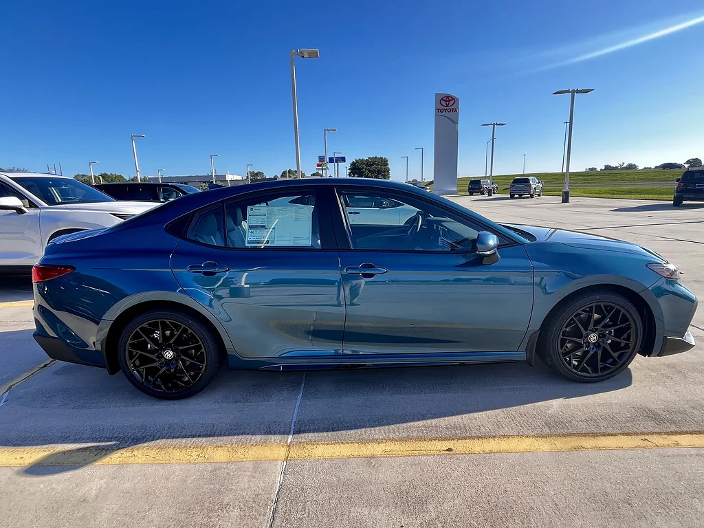 New 2026 Ocean Gem Toyota  SE image 2