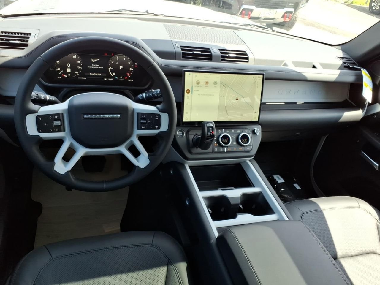 New 2026 Fuji White LAND ROVER X-Dynamic SE image 7