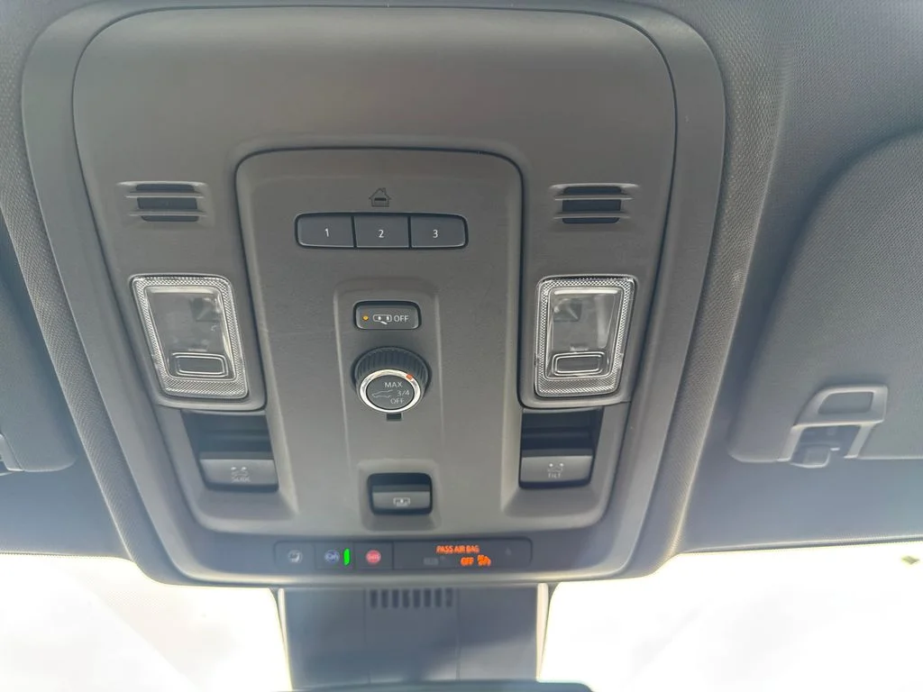 Used 2023 Black GMC SLT image 31