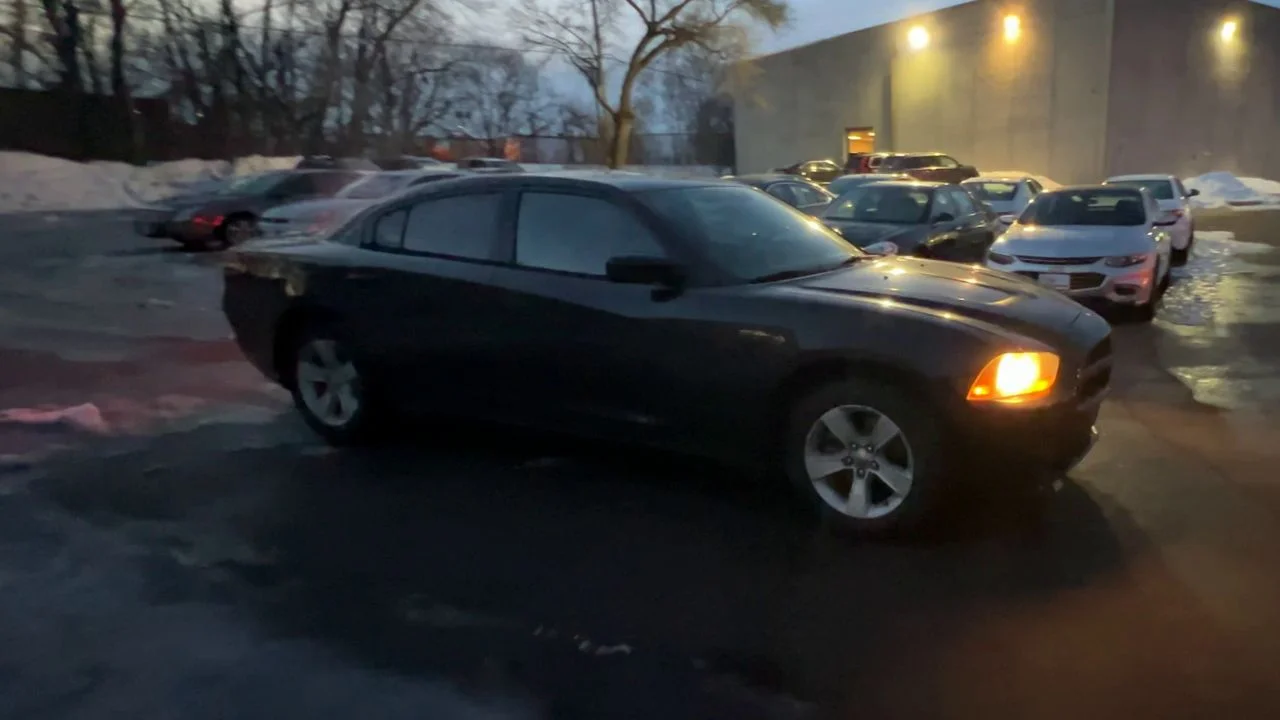 Used 2014 Black Dodge SE image 4