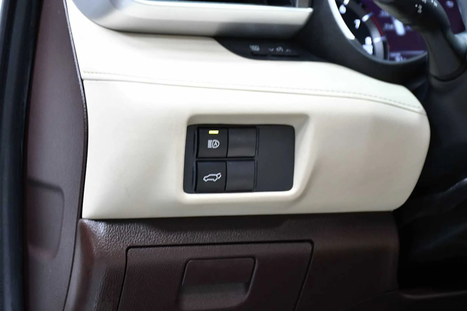 Used 2021 Blizzard Pearl Toyota XLE image 15