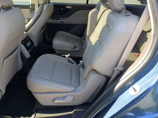 Used 2020 Blue Lincoln Reserve image 30