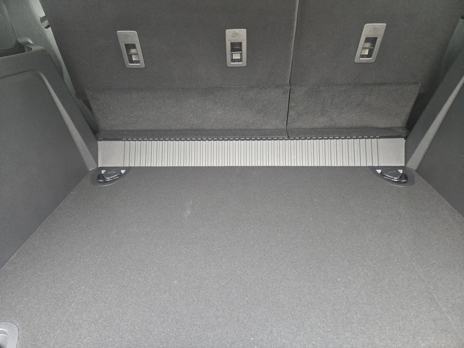 New 2025 Carbonized Gray Metallic Ford Badlands® image 20