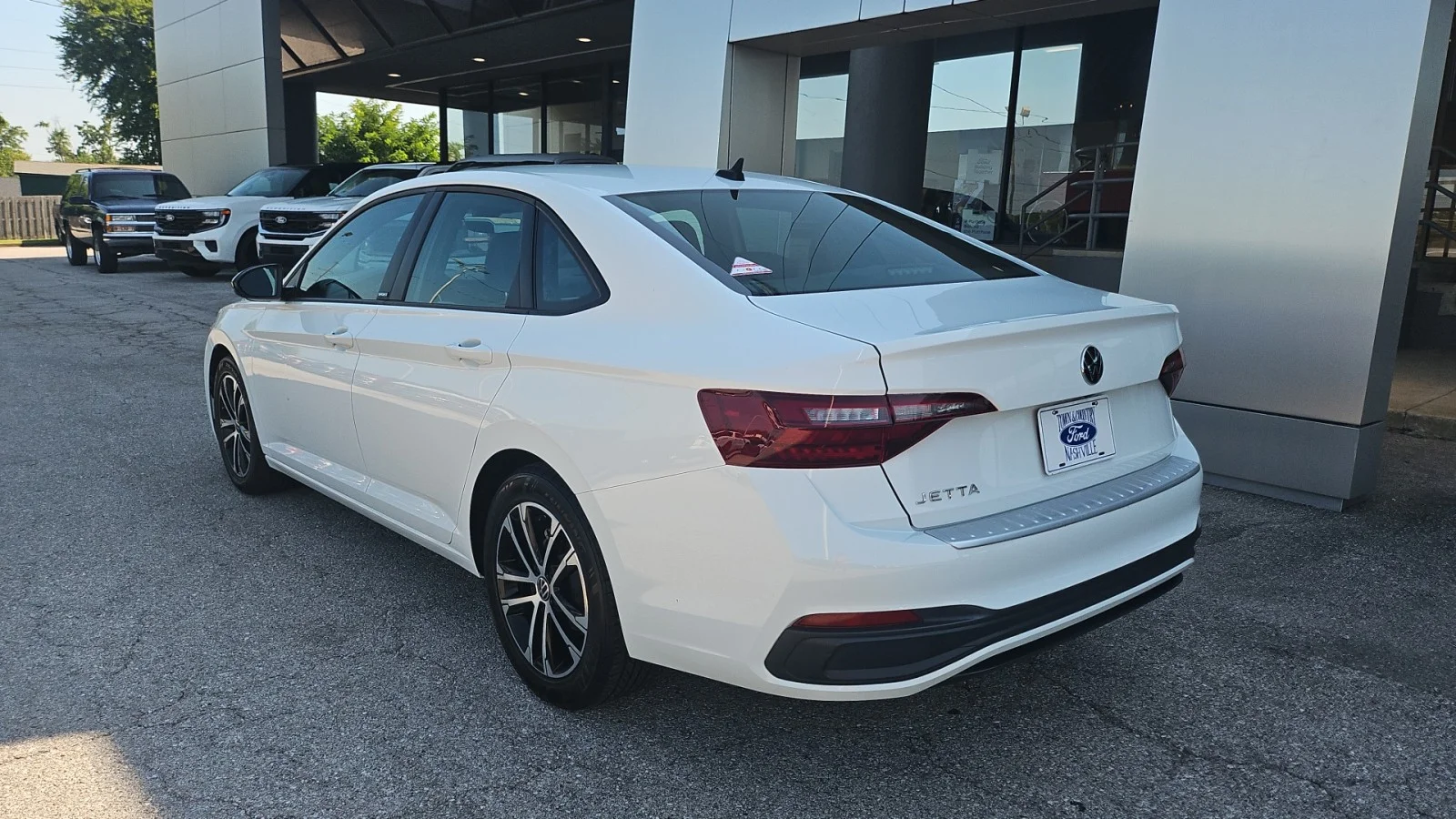 Used 2023 Pure White Volkswagen 1.5T Sport image 3