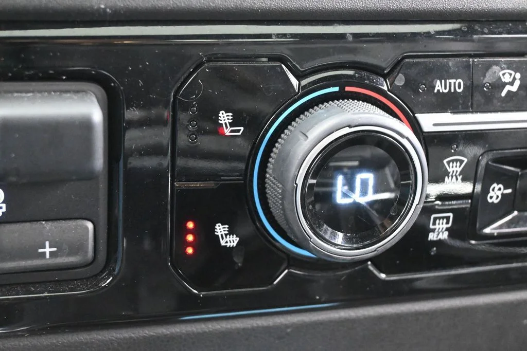 Used 2022 Summit White Chevrolet RST image 29