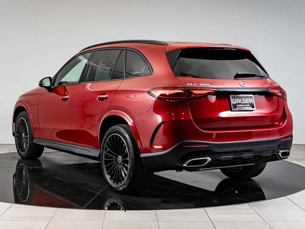 New 2026 Manufaktur Patagonia Red Mercedes-Benz GLC 300 image 6