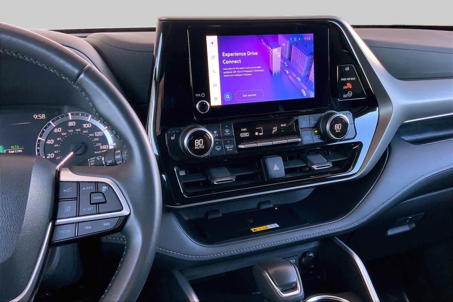 2024 Toyota Highlander LE - Photo 13