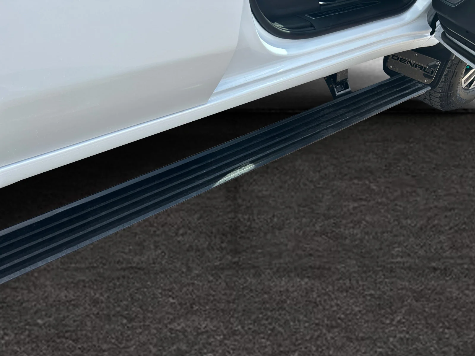 New 2026 Glacier White Tricoat GMC Denali Ultimate image 12