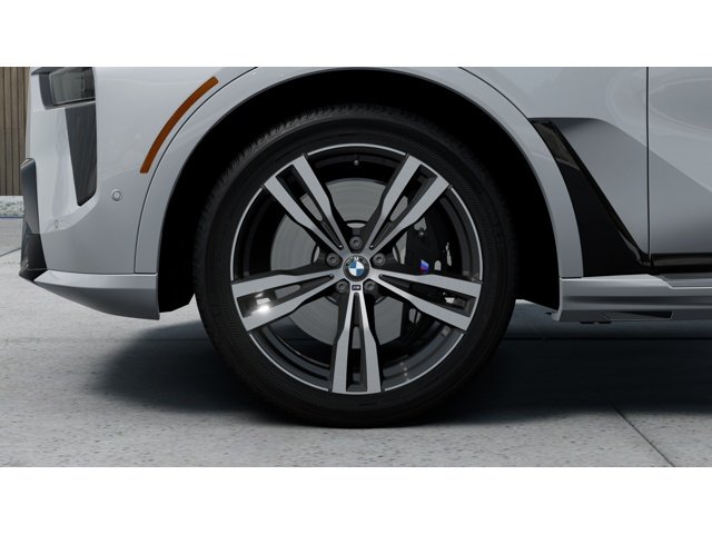 New 2027 Brooklyn Grey Metallic BMW X7 40i image 7