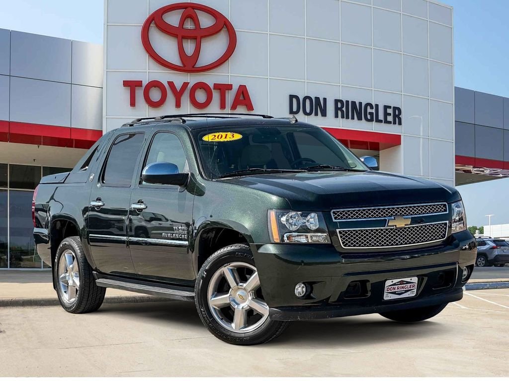 2013 Chevrolet Avalanche LS