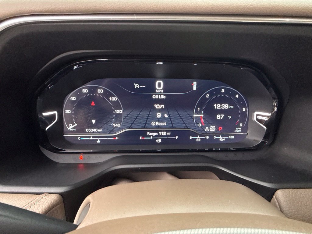 Used 2022 White GMC Denali image 30