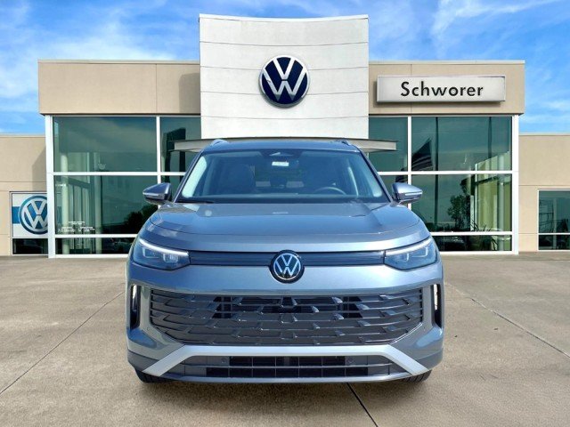 New 2026 Platinum Gray Metallic Volkswagen SE 4Motion image 3