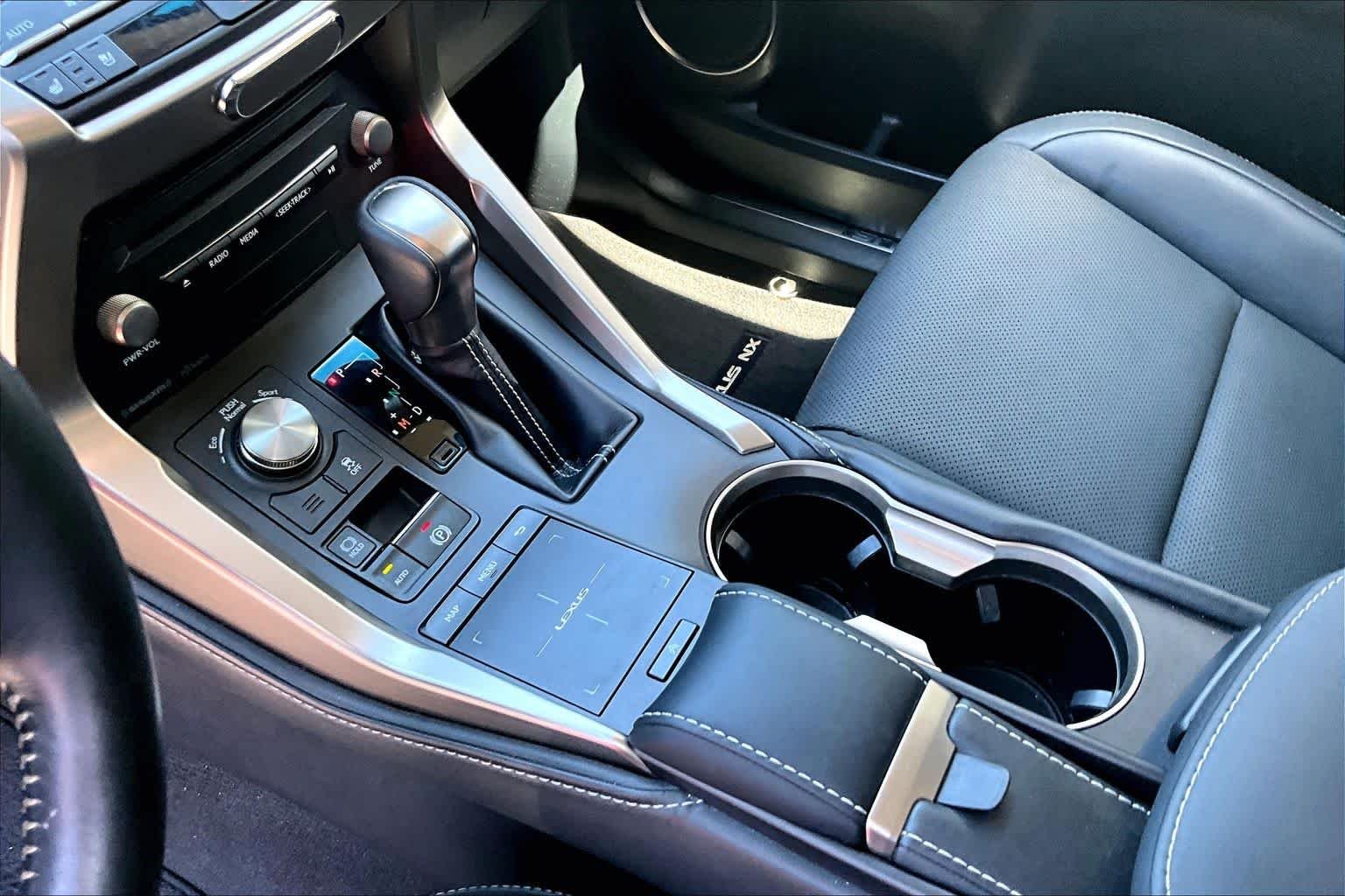 Used 2019 Atomic Silver Lexus  image 17