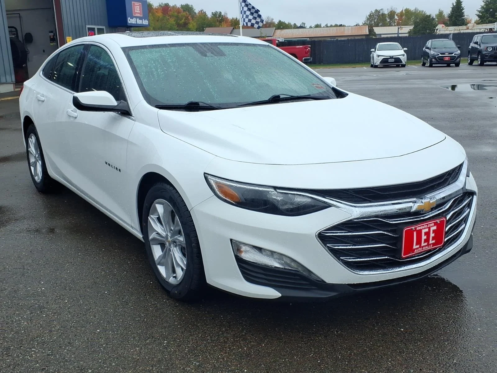 Used 2024 Summit White Chevrolet LT image 3