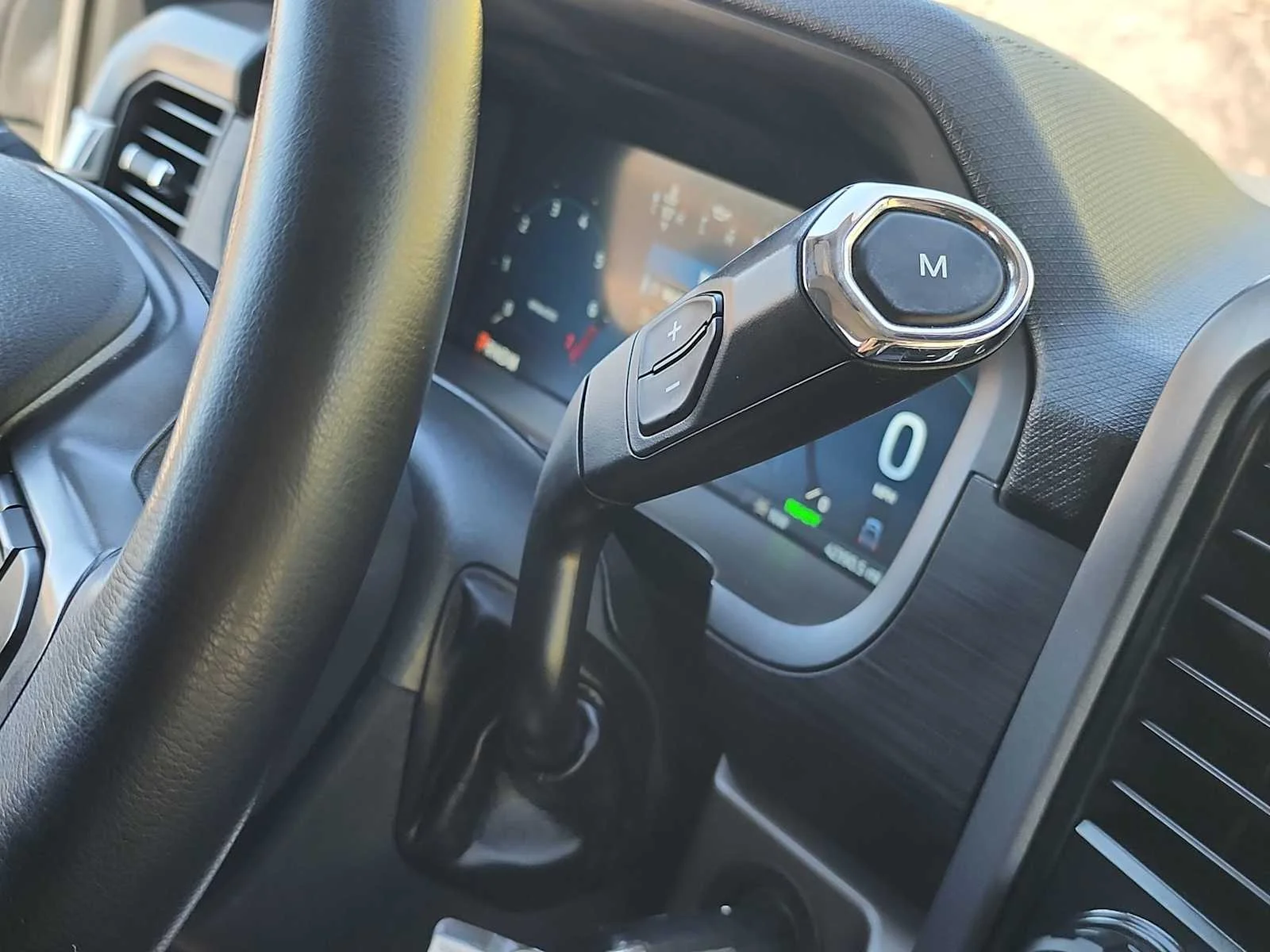 Used 2024 Oxford White Ford XLT image 21