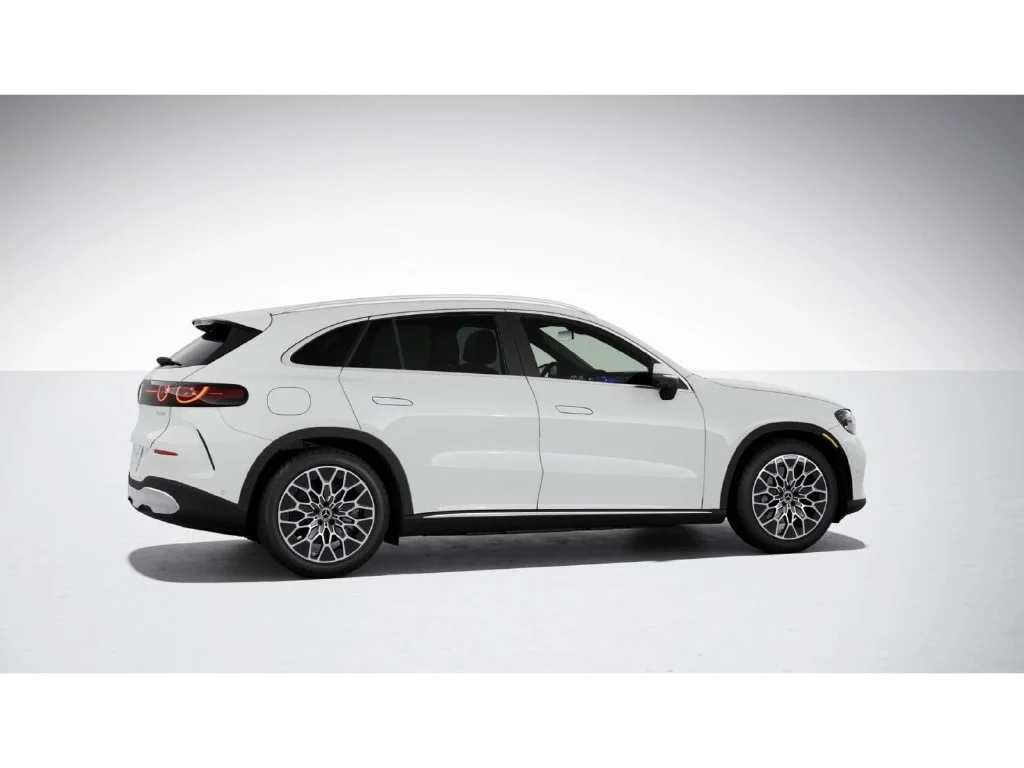 New 2027 White Mercedes-Benz GLC 400 image 18