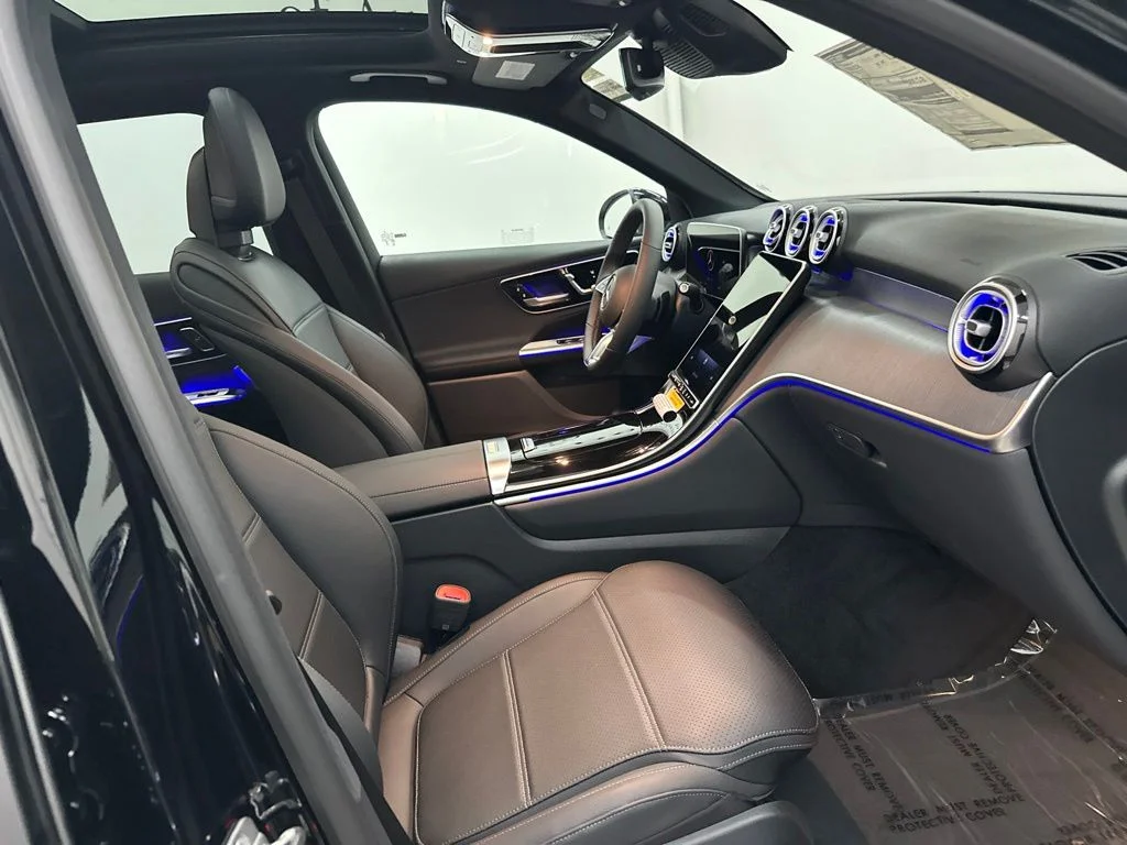 New 2026 Black Mercedes-Benz GLC 300 image 26