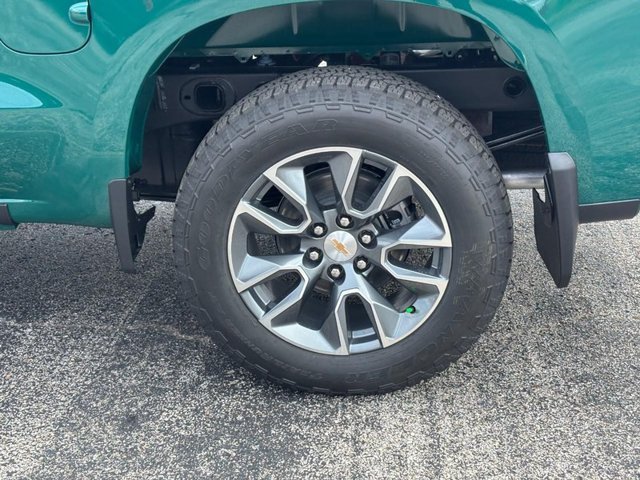New 2026 Special Exterior Color Chevrolet LT image 4