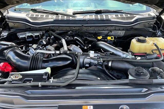 Used 2019 Magnetic Metallic Ford Lariat image 30
