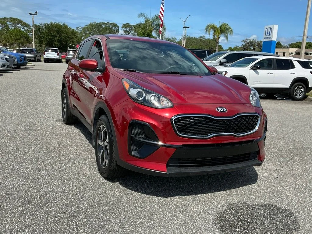 Used 2022 Red Kia LX image 17